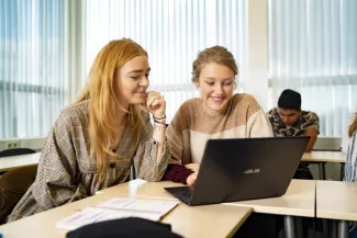 Laptop en studenten