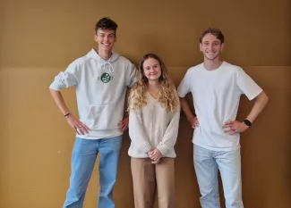 Foto international students interview twee