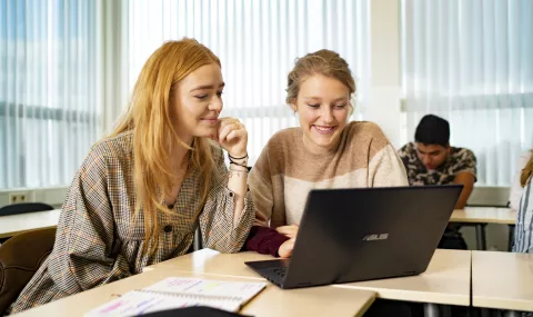 Laptop en studenten