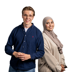 Twee pabo studenten lachen in de camera